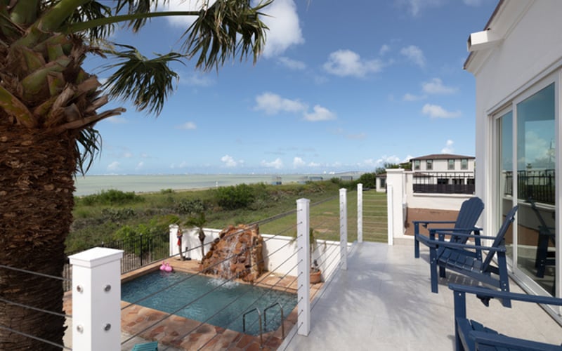 Upper deck Pool, Bay and Island Views